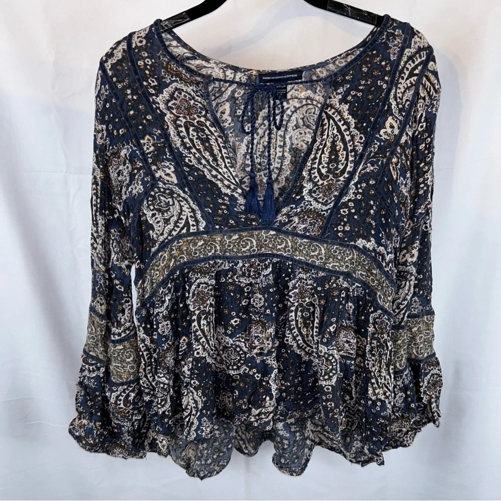 American Eagle Blouse Bell Flare Sleeve Paisley All Over Print Boho V-Neck Shirt